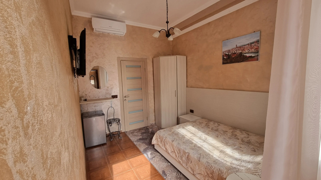 Standard Double room (full double bed)