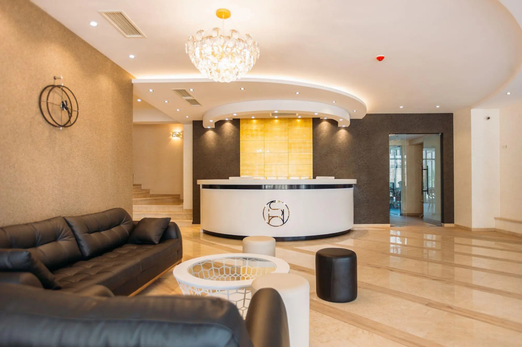 Lobby & Reception