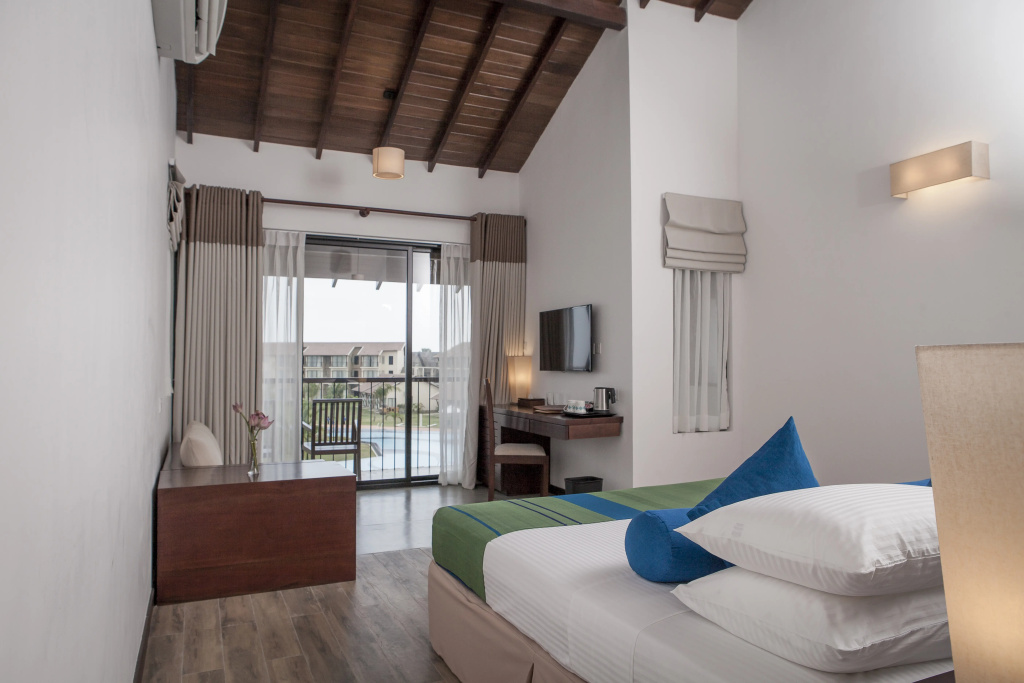 Deluxe Double room beachfront (full double bed)