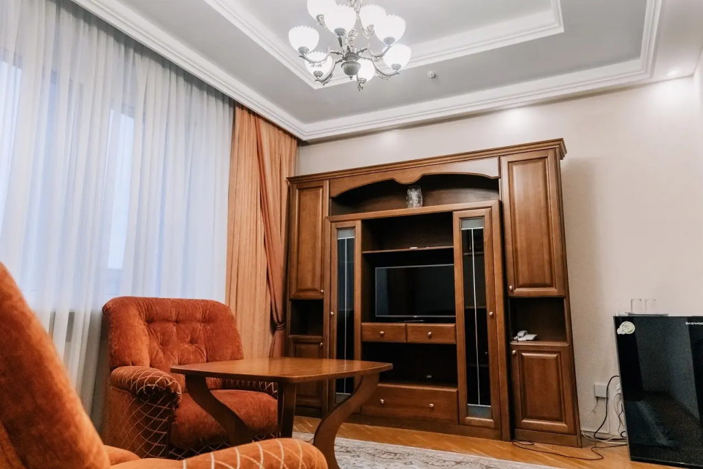 Double Suite B (full double bed)