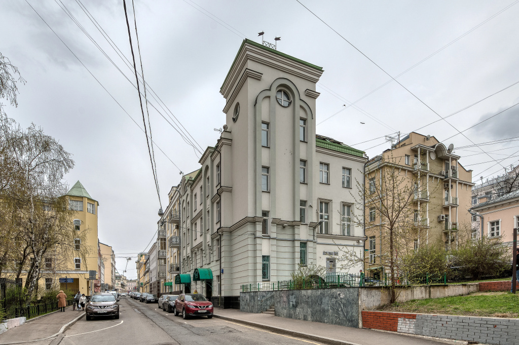 Отель Тесла — фото