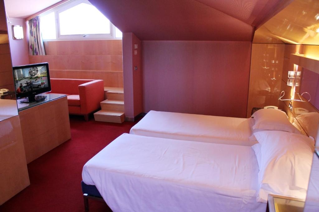 Albani Hotel Roma Room Type - Classic Family Room Albani Hotel Roma Room Type - Classic Family Room