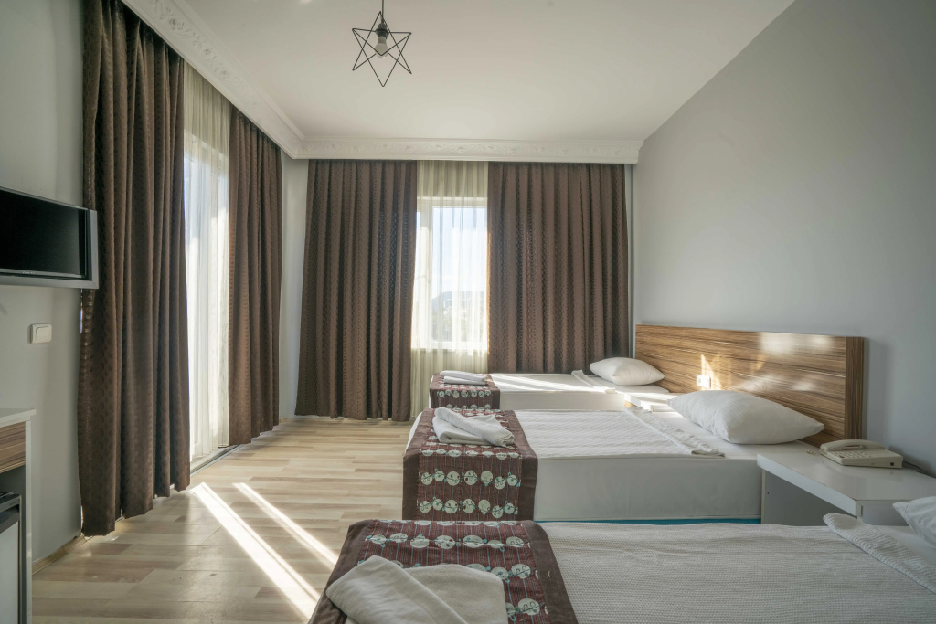 Standard Triple room with balcony and with view