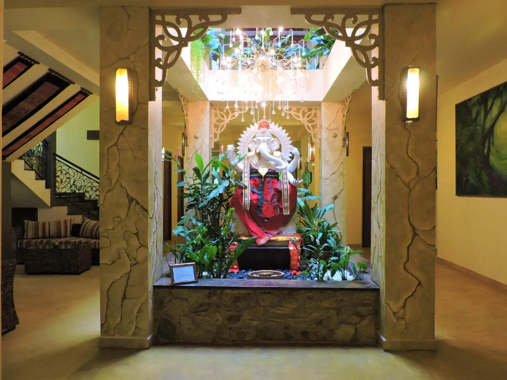 Lobby & Reception