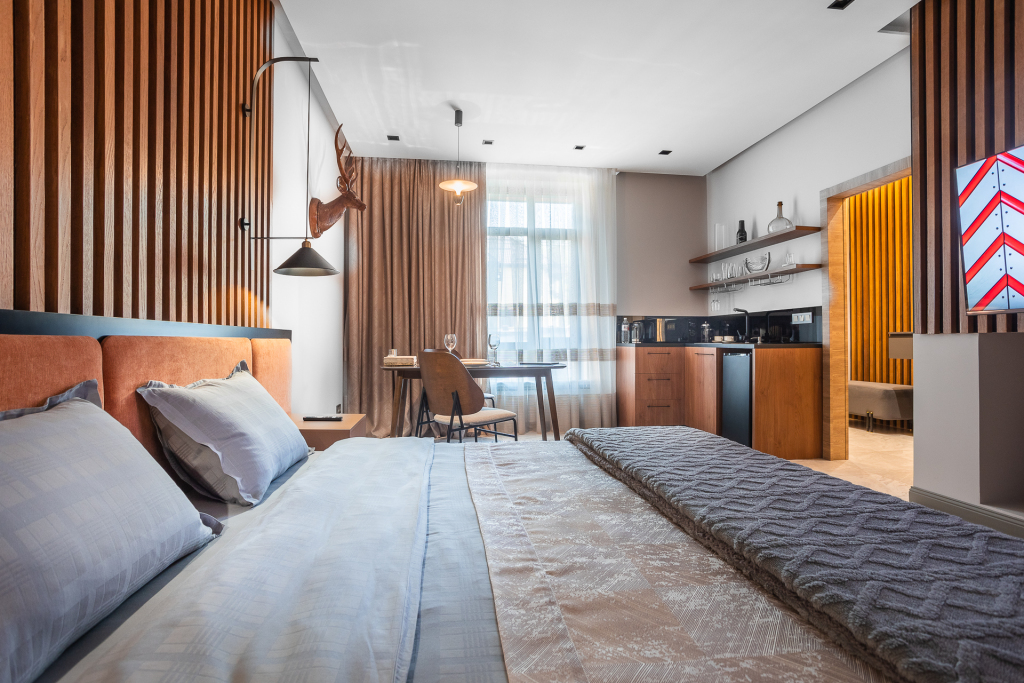 Двухместные апартаменты с балконом и с видом на горы двуспальная кровать в Apart hotel Colibri