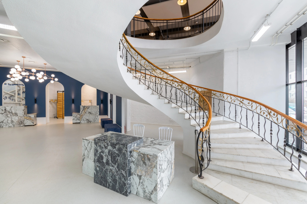 Lobby & Reception