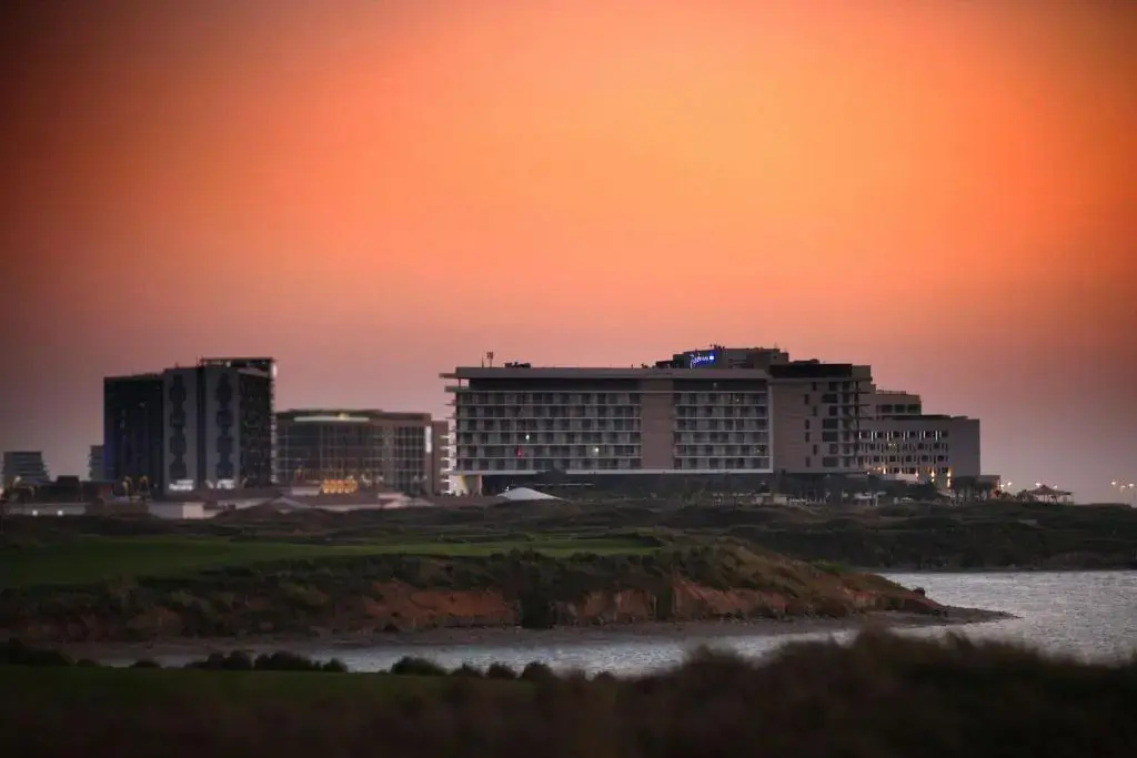 Отель Yas Plaza Mangroves by IHG — фото
