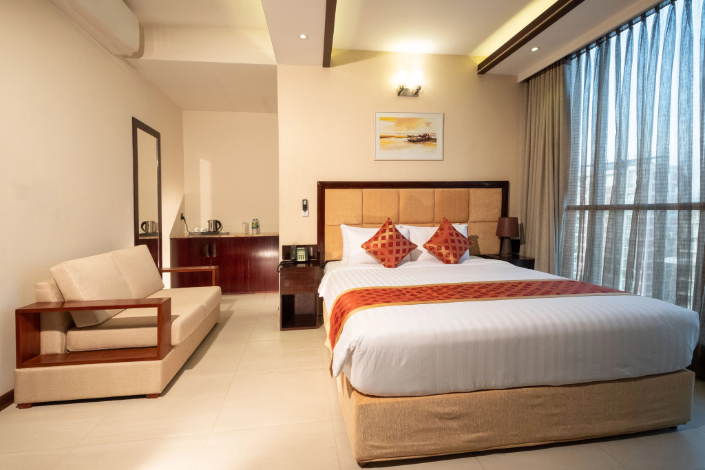 Executive Double room (full double bed)