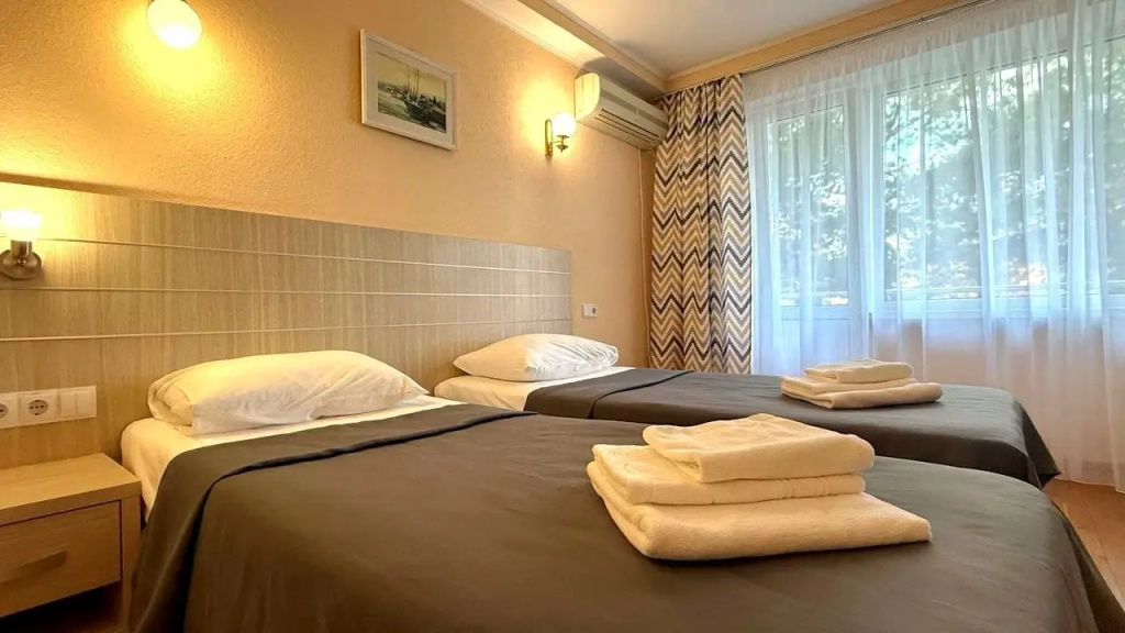 Standard Building No. 2 Double room with balcony and with city view (twin beds)