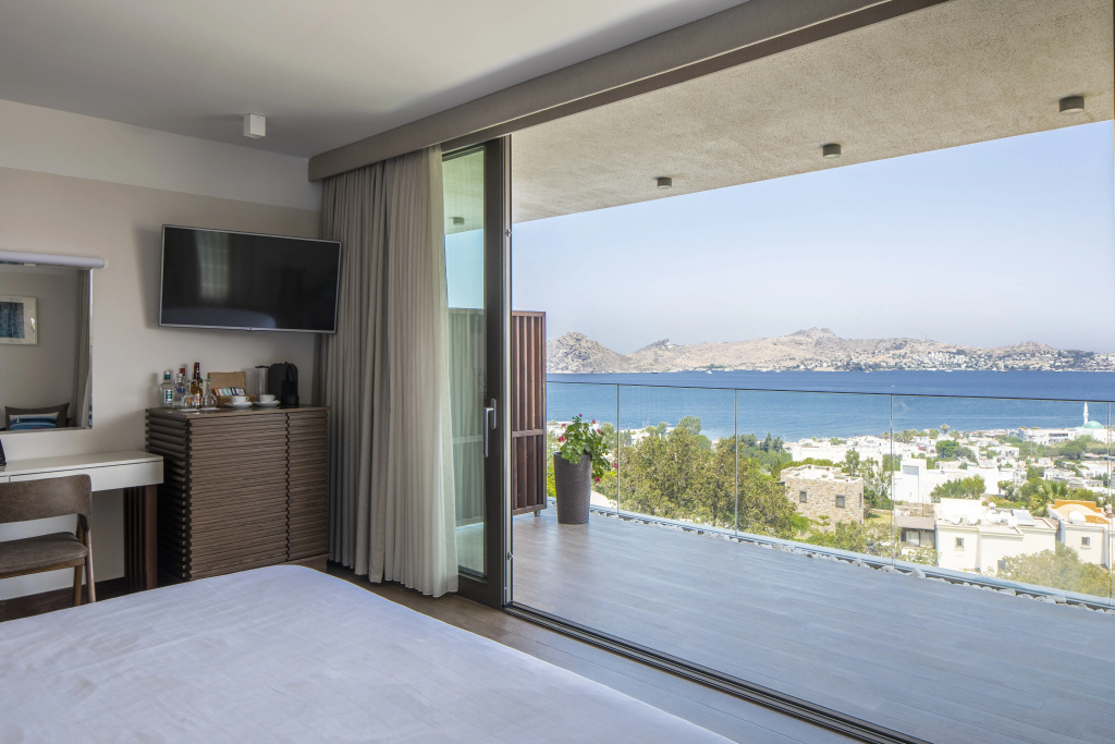 Deluxe Double room with sea view (full double bed)