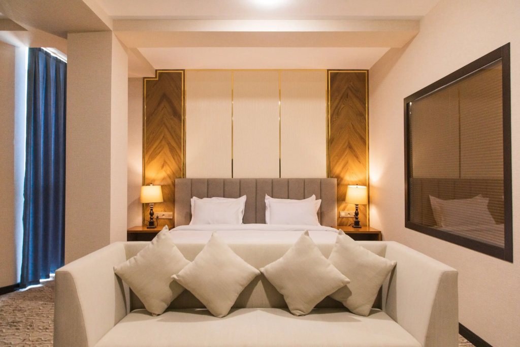 Standard room with balcony and with city view