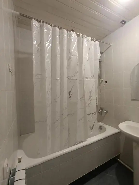 Хостел Dreamer's den hostel and tours - фото 7