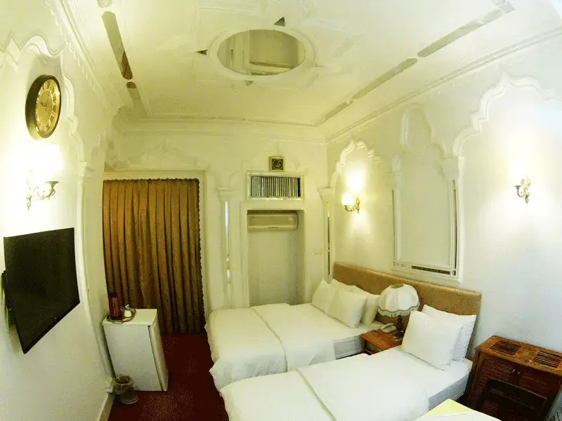 Classic Double room (full double bed)