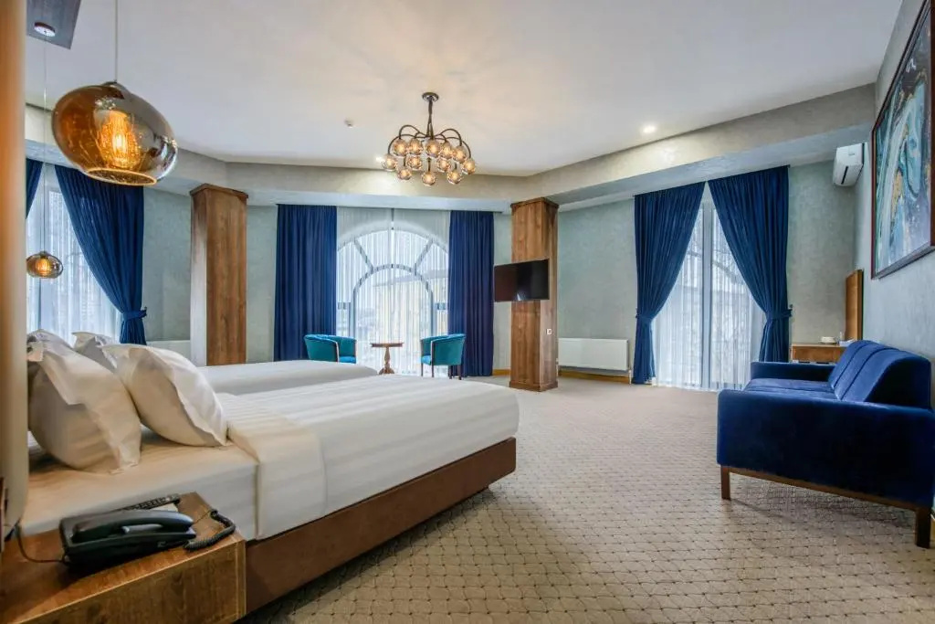 Senior Suite