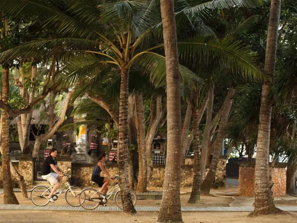 Puri Santrian Beach Resort And Spa — фото