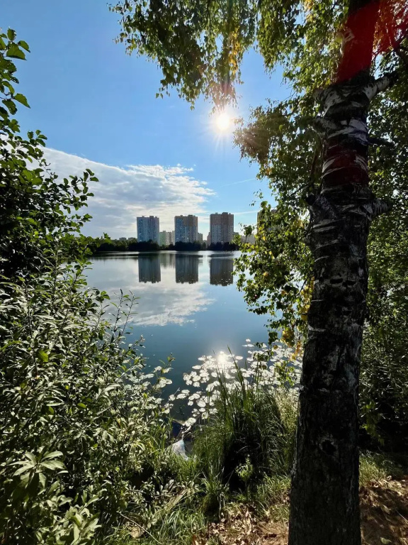 Отель Квартира с Панорамным Видом на Озеро в Нижний Новгороде