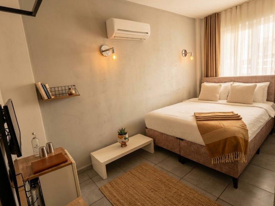 Economy room