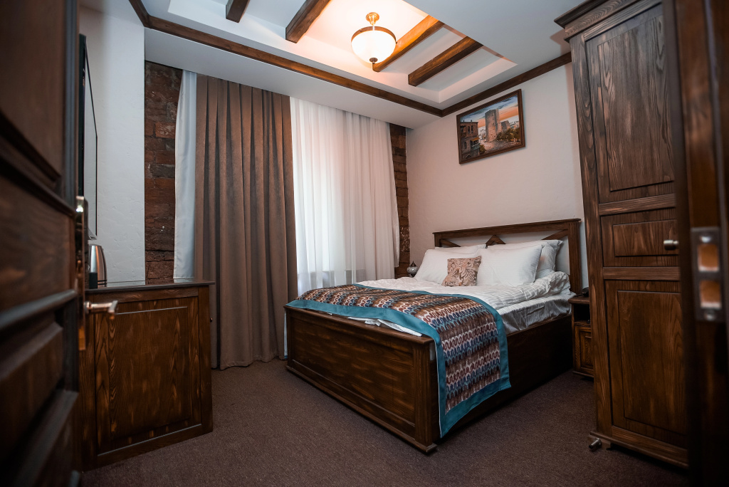 Maajid Hotel & Restaurant Room Type - Economy Double room (full double bed)