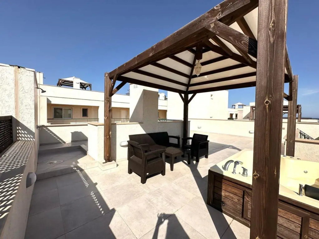 Deluxe Two Bedroom Penthouse Private Spa Tub Apartments