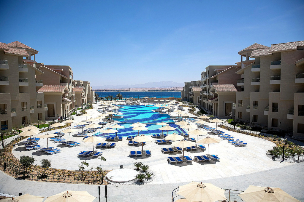 Курортный отель Serenity Sky Arc Resort - Sahl Hasheesh — фото