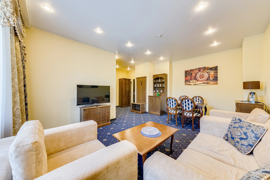 Komfort Klass Hotel Room Type - Double Suite full double bed