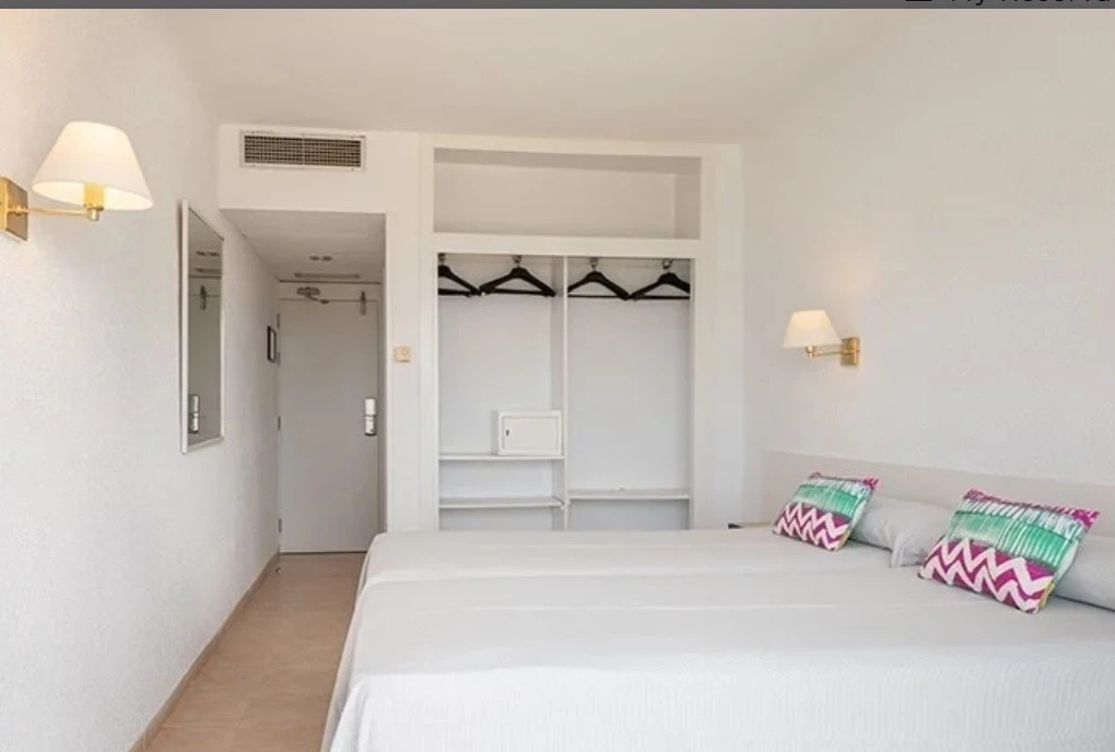 Triple room with pool view