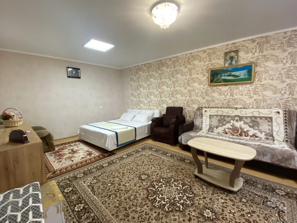 Четырёхместный семейный номер Superior с видом на внутренний двор в Holiday Home