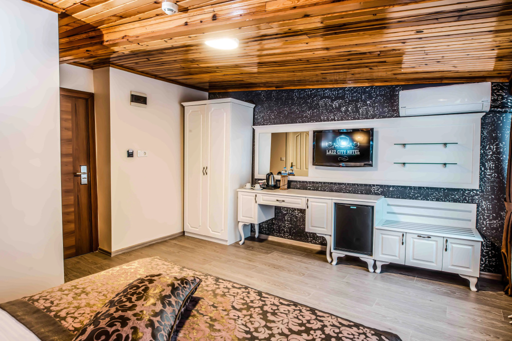 Bed&Breakfast Lazz City Hotel — фото