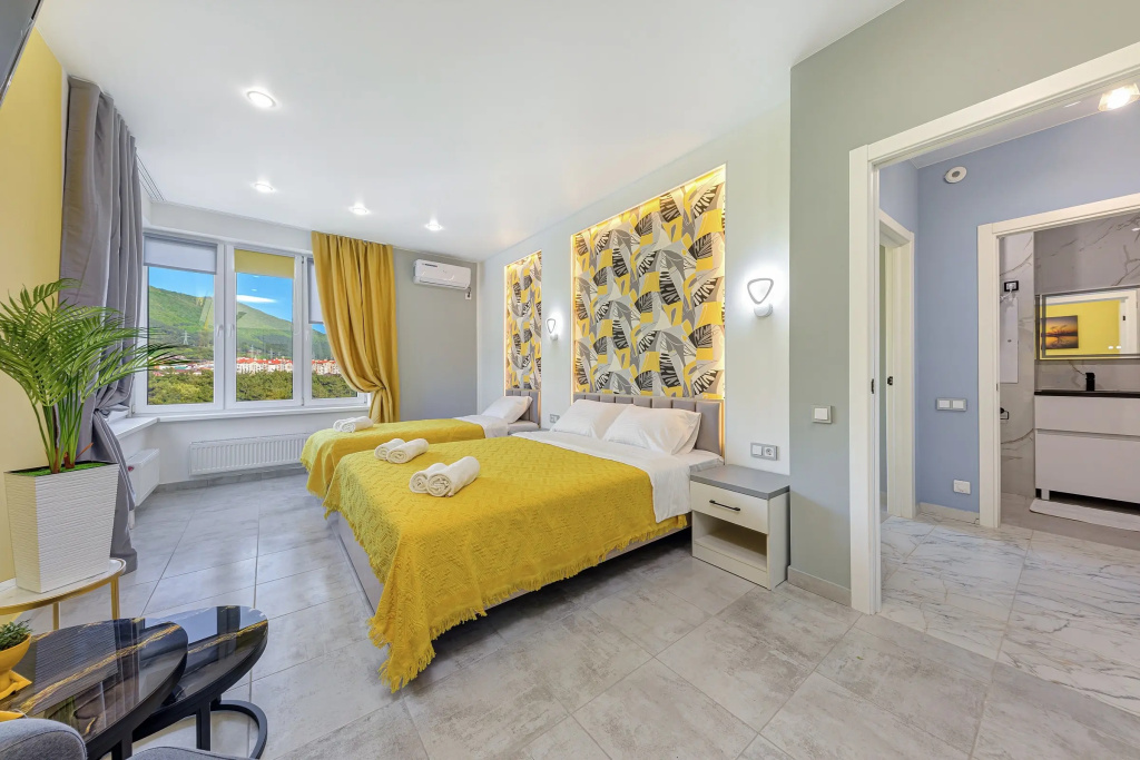 1 Bedroom Triple Apartment with balcony and with view