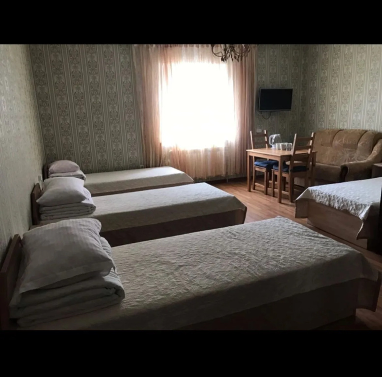 Standard Quadruple room with mountain view