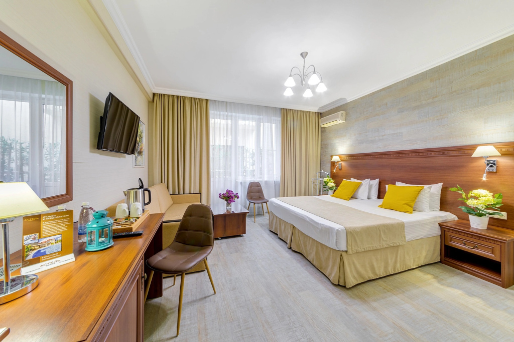 Astel Villa Hotel Room Type - Family Double room with balcony full double bed