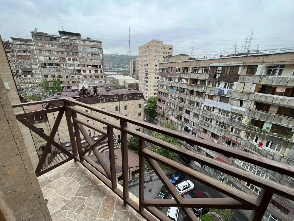 Kadzhaznuni 20/1 Kv 44 Apartments