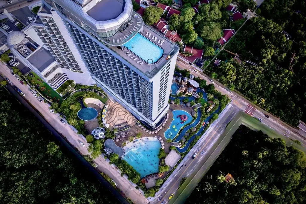 Отель Grande Centre Point Space Pattaya — фото