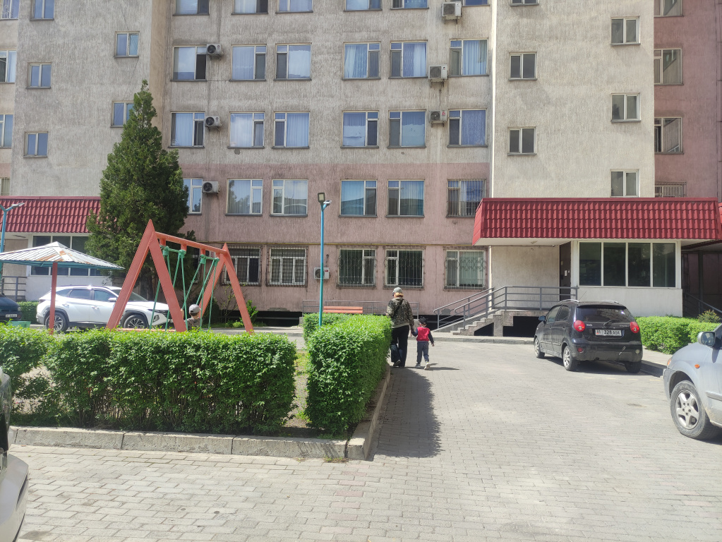 Dvukhkomnatnye Uyutnye v Samom Tsentre Bishkeka Apartments