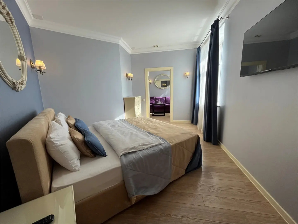 Modern Junior Suite