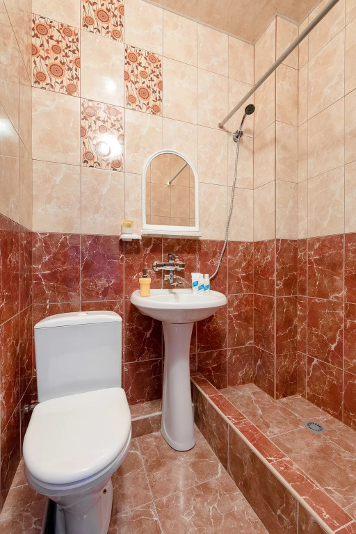 Трёхместный номер Стандарт с балконом и с видом на город в Guest house city center