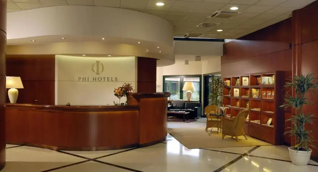Lobby & Reception