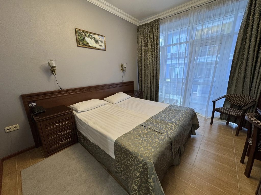Standard Lyuks Building Double room with balcony (full double bed)