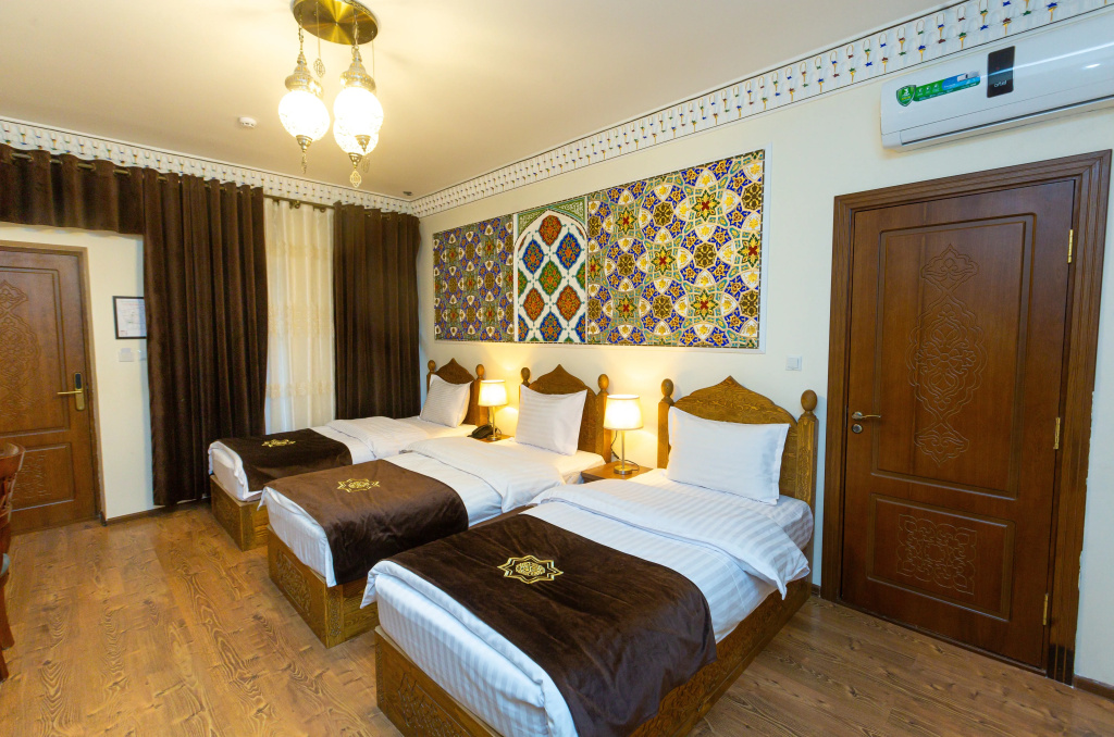 Standard Triple room