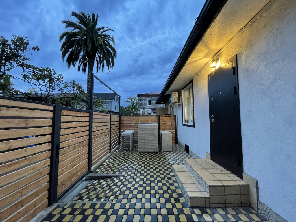 Sitikhaus Uyutnaya V Tsentre Na 1 Etazhe S Patio Dvorikom Apartments