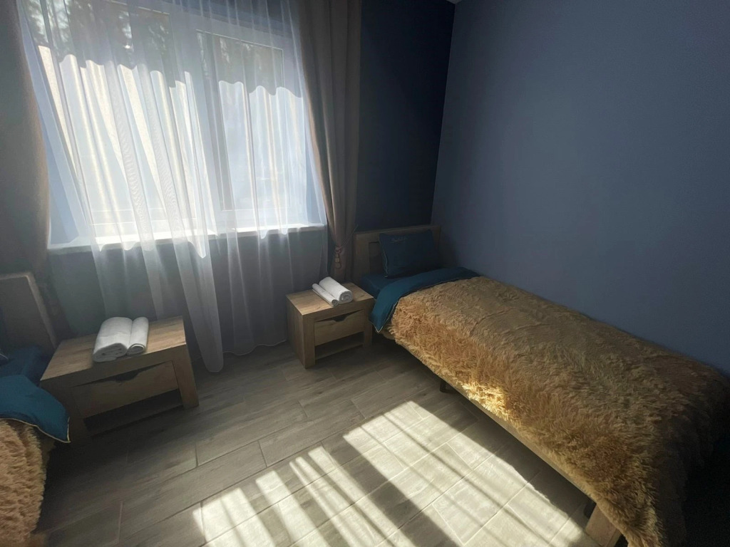 Четырёхместный полулюкс Superior с красивым видом из окна в Нептун-2