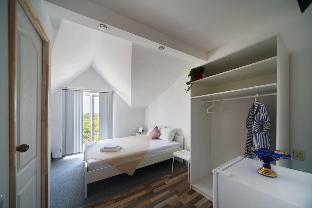 Superior Triple Attic room with view