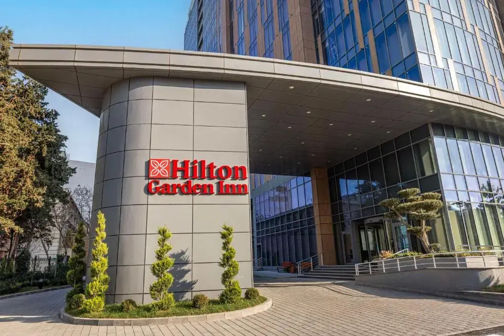 Отель Hilton Garden Inn Баку — фото