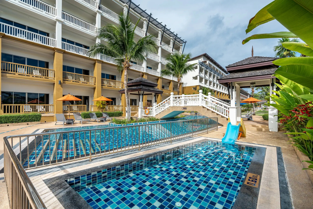 Курортный отель Kata Sea Breeze Resort — фото
