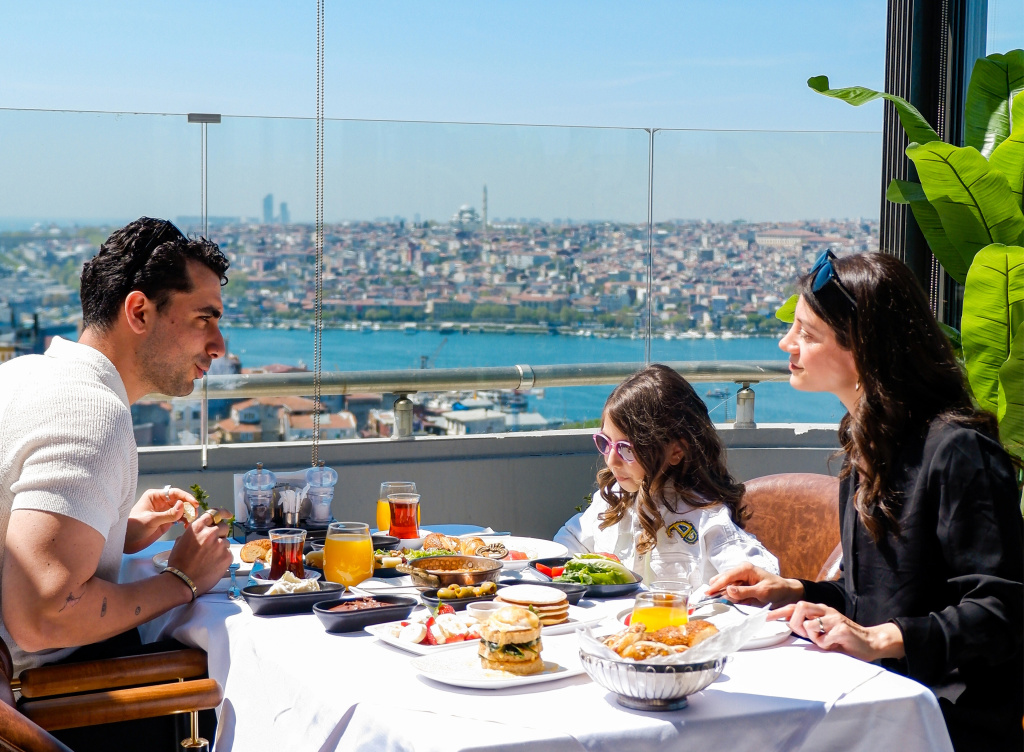 Rixos Pera Istanbul + Nickelodeon Play Tersane Access — фото