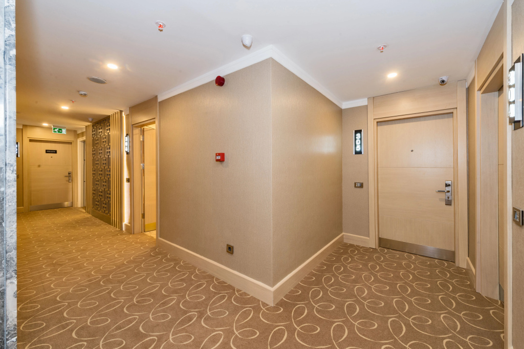 Lobby & Reception