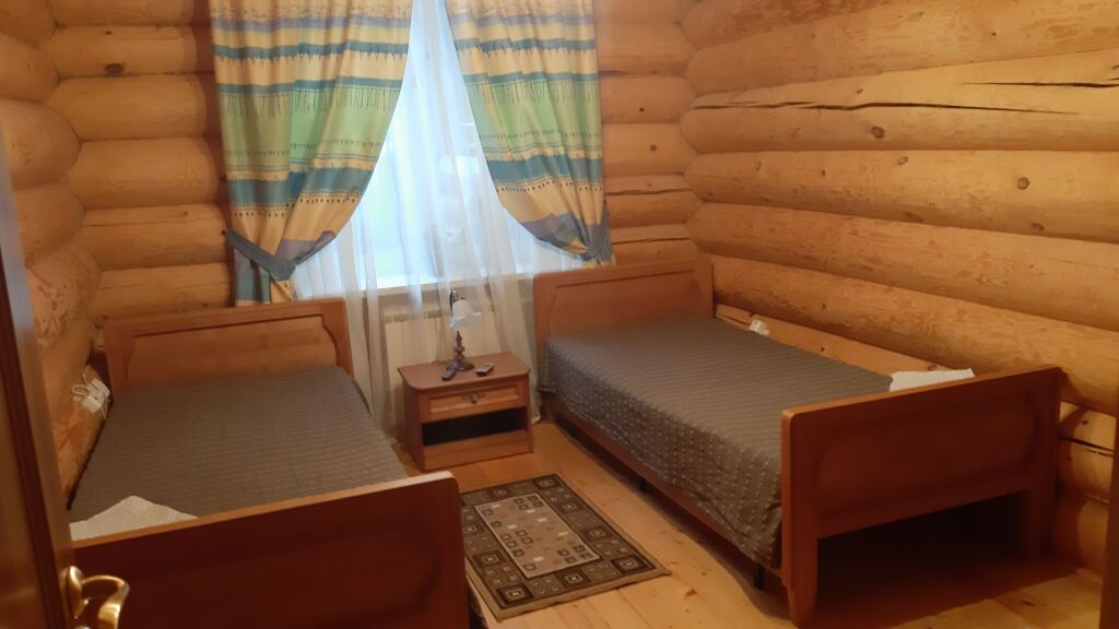 Семейный коттедж с балконом в Можжевеловый бор