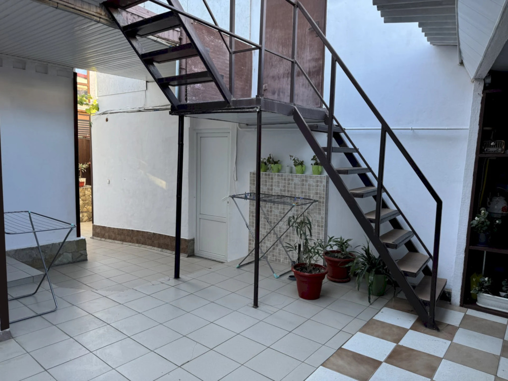 Апартаменты с 3 комнатами с красивым видом из окна в Как дома