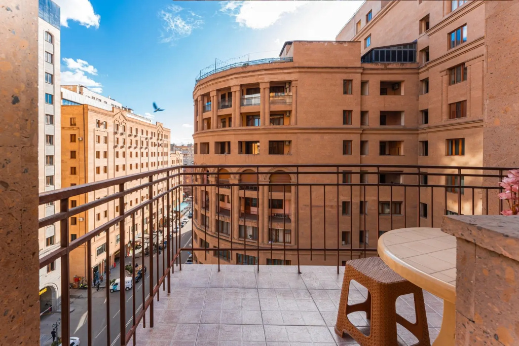 On Amiryan Str. 4/6-120 Apartments