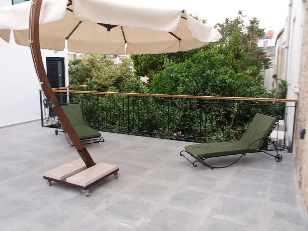 Balcony & Terrace